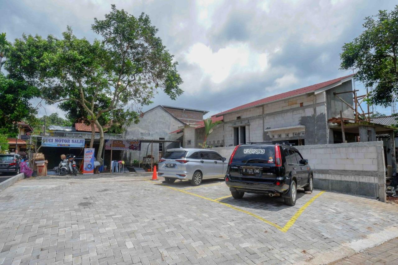 Reddoorz Plus Near Patung Kuda Undip Jatingaleh Eksteriør bilde